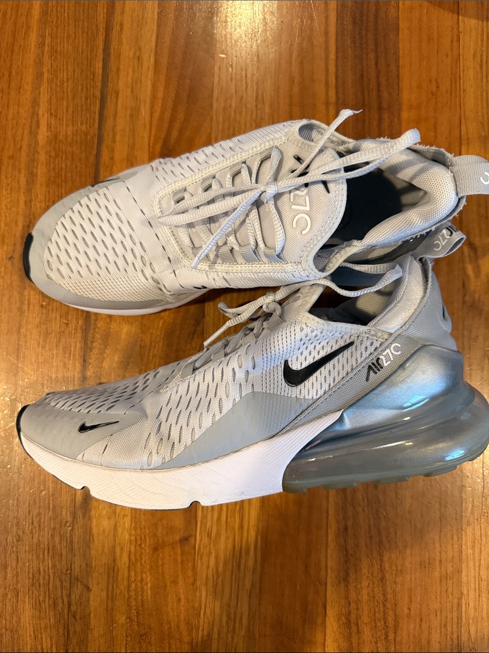 Nike Air Max 270 women’s sz 9.5